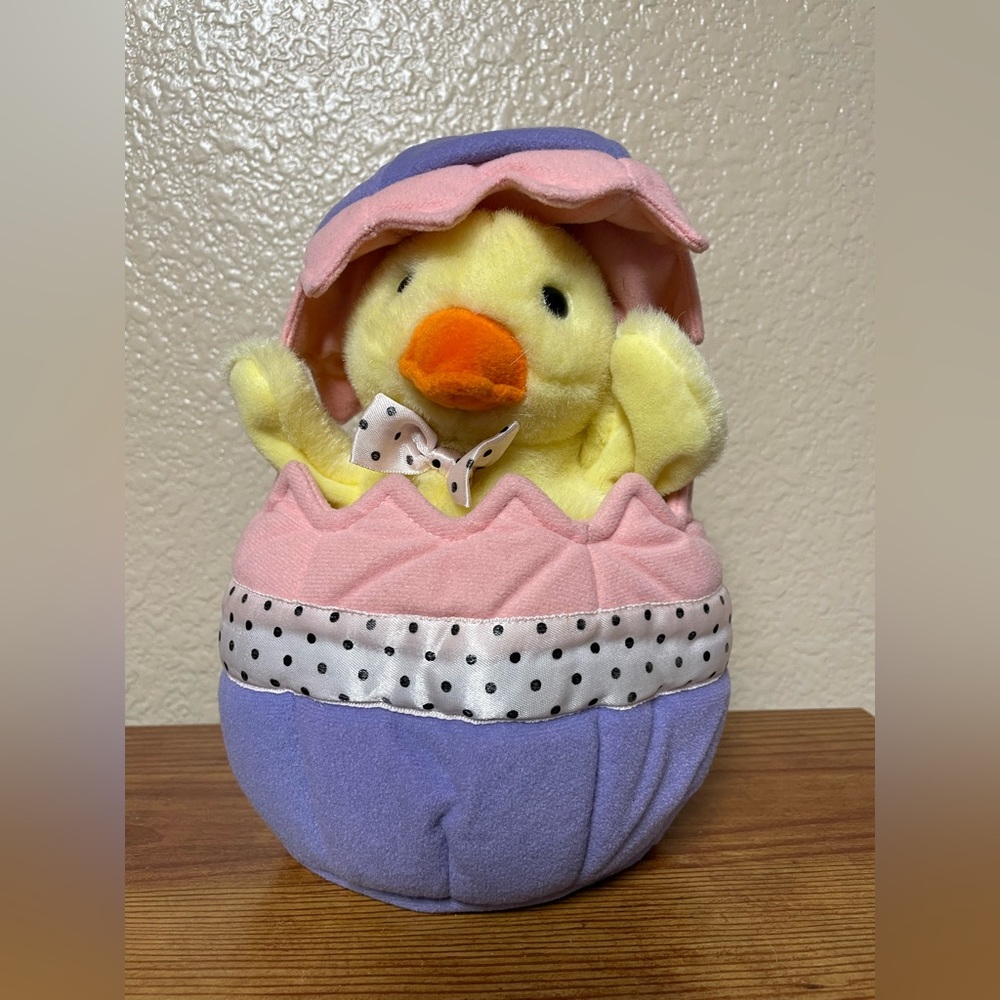 Vintage 1996 Plush Creations Hand Puppet Easter Egg Duck Chick Plush 9”